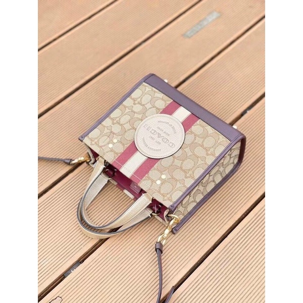 TÚI COACH DEMPSEY TOTE 22 C8406