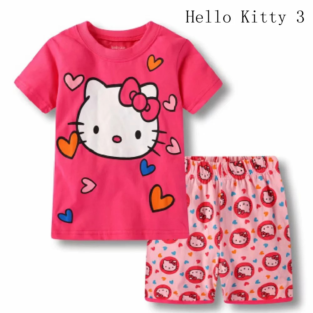 Bộ gồm áo thun tay ngắn cổ tròn và quần lưng thun in họa tiết Hello Kitty dễ thương dành cho bé