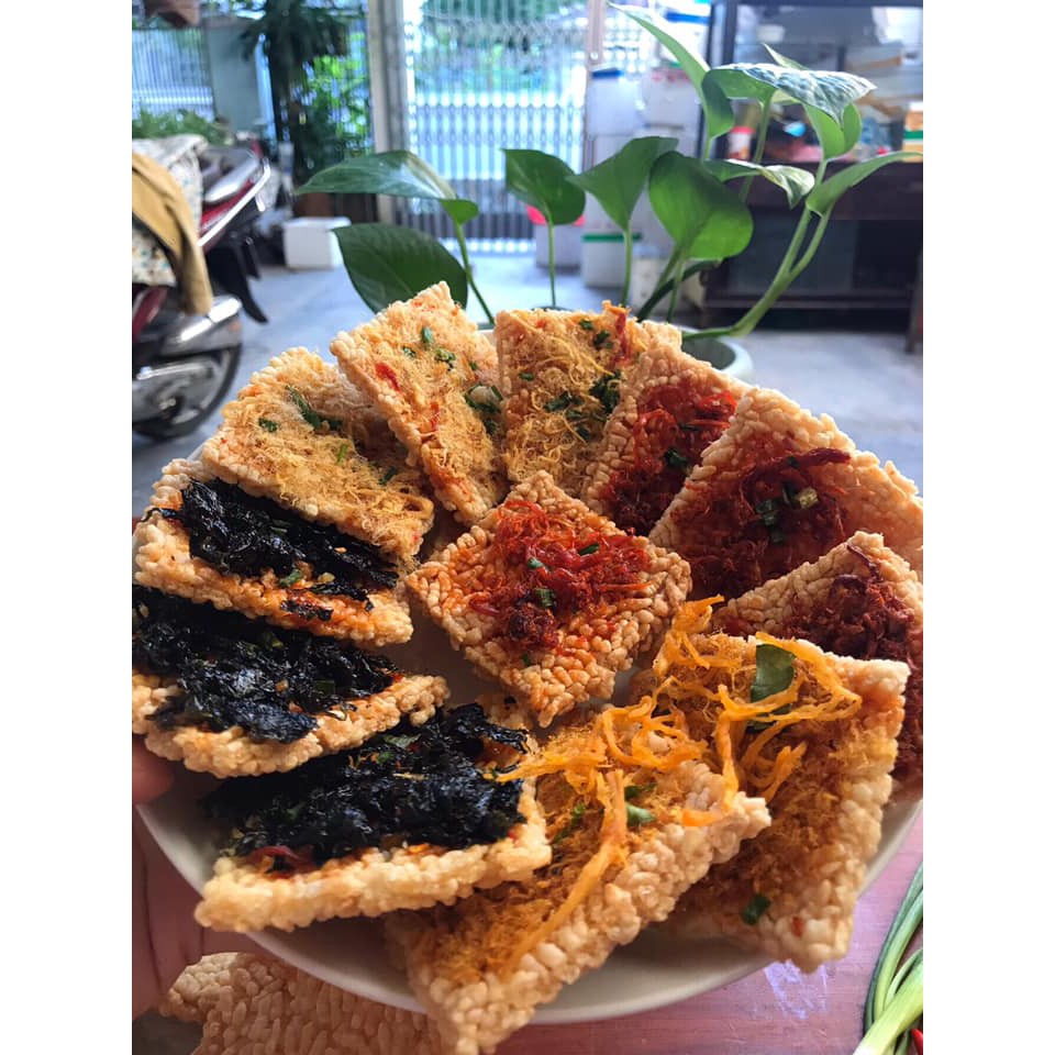 Cơm cháy khô chưa chiên Kim Chi  nở đều, giòn xốp, gạo nếp tươi ngon 100% miếng vuông 6x9cm