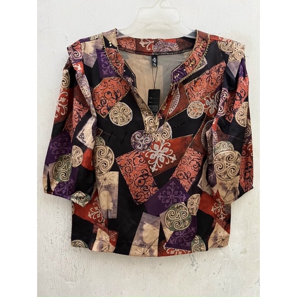 Áo Lụa Nữ Cổ Trụ Cao Cấp Hàng Thiết Kế Hoạ Tiết Bông Đính Đá Sang Trọng Free Size 48-62Kg