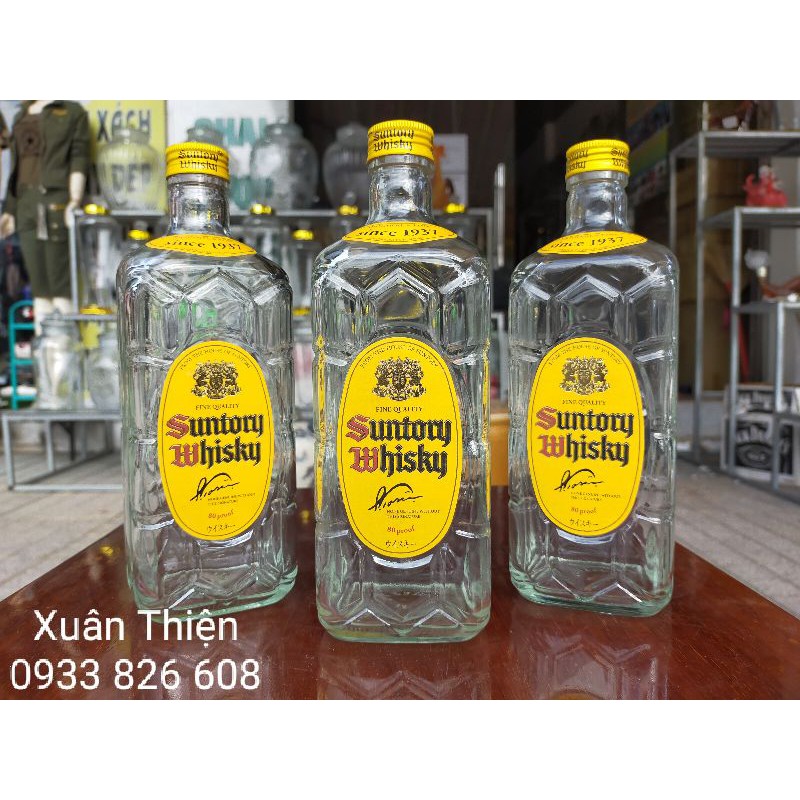 Vỏ chai đựng rượu thủy tinh Suntory Nhật Bản dung tích 700ml rất đẹp.