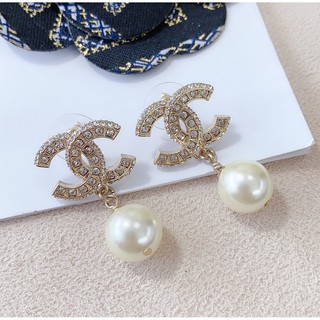 Fashion retro pearl letter earrings Brass material
