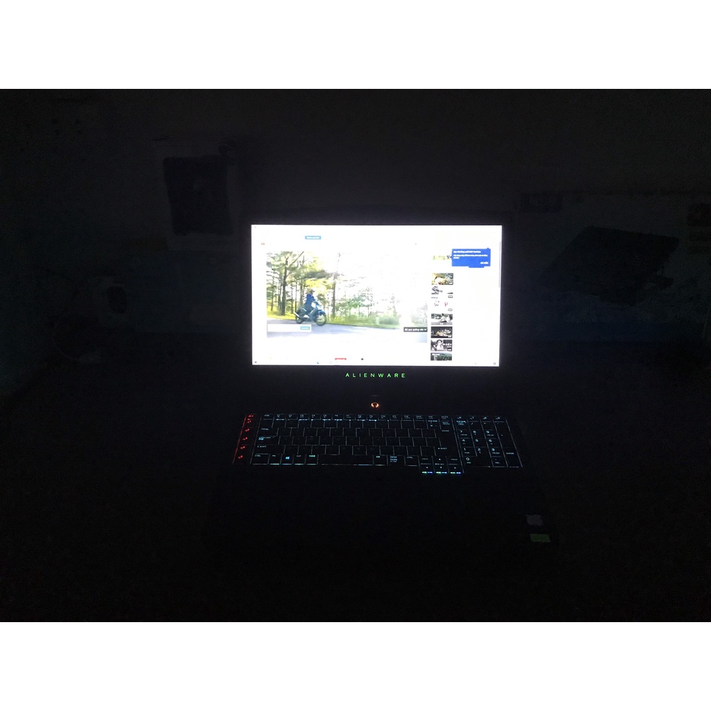 Laptop Cũ  Dell ALIENWARE 17 R4 17.3" FHD I7-7820HK 1TB+ SSD 120G 16GB W10P Nvidia GTX 1070