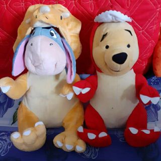 Gấu bông pooh vs lừa cosplay khủng long