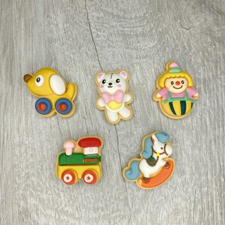 Sticker / jibitz/ charm rạp xiếc trang trí dép sục
