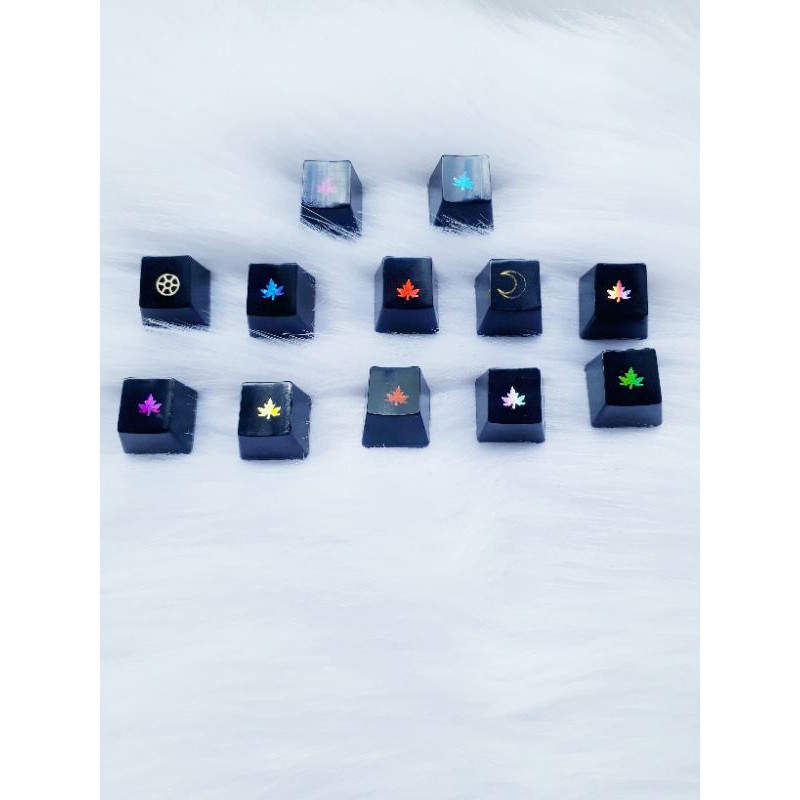 Keycap lá phong sắc màu trang trí bàn phím gaming