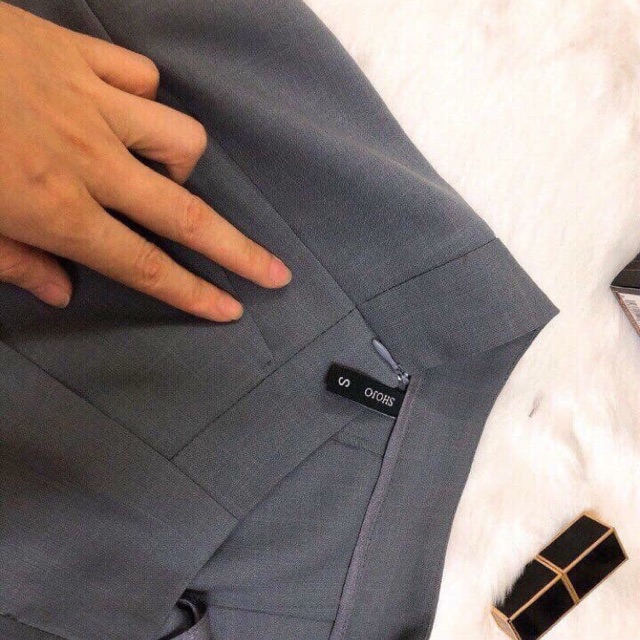 Quần baggy xám và đen