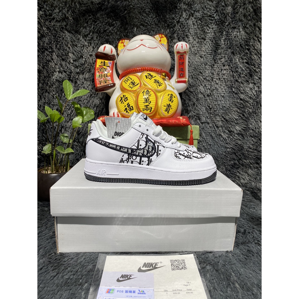 [Full box+bill] Giày Sneaker AF1 trắng vân chữ đen SC full box bill và hộp bảo vệ