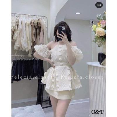 Áo hoa nổi trễ vai cổ yếm tiểu thư