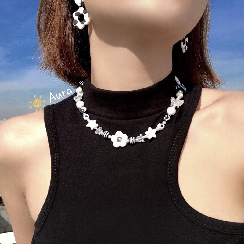 Vòng cổ Hoa Trắng đen mix Handmade bởi Aura