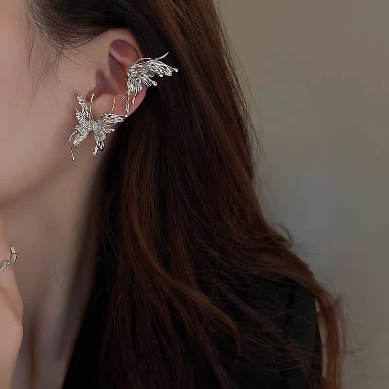 1 chiếc khuyên tai vành tai đá fancy