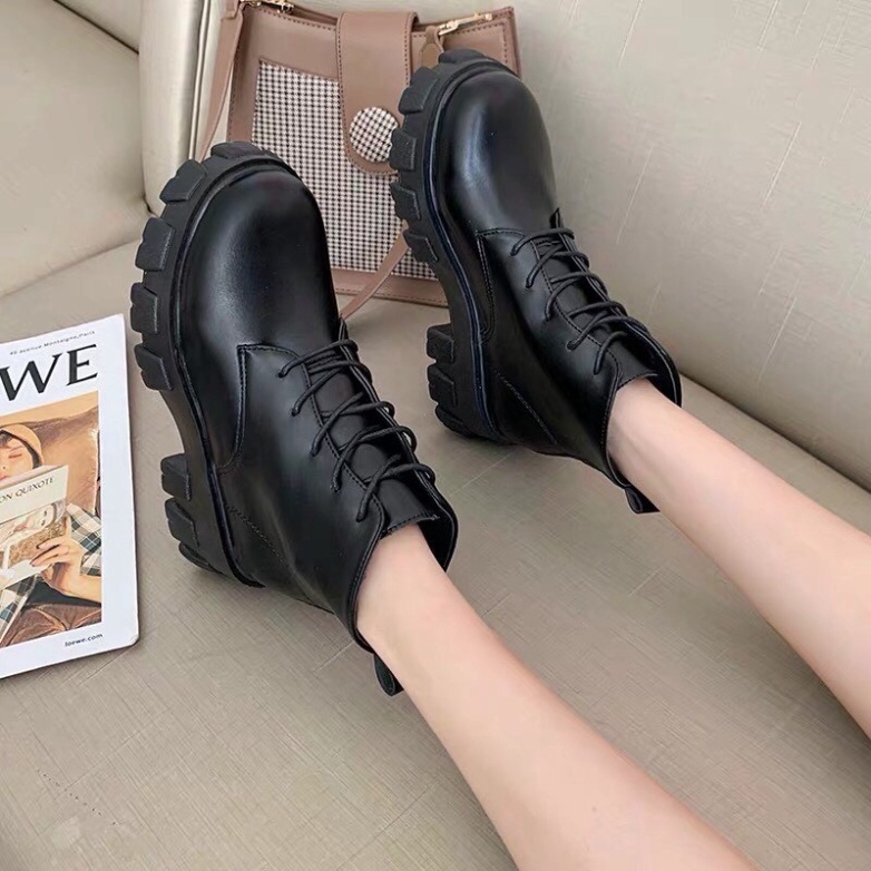 Bốt cao cổ chất da Pu độn đế, Giày boot nữ Đế răng cưa chất da bóng lì phong cách Hàn hot trend