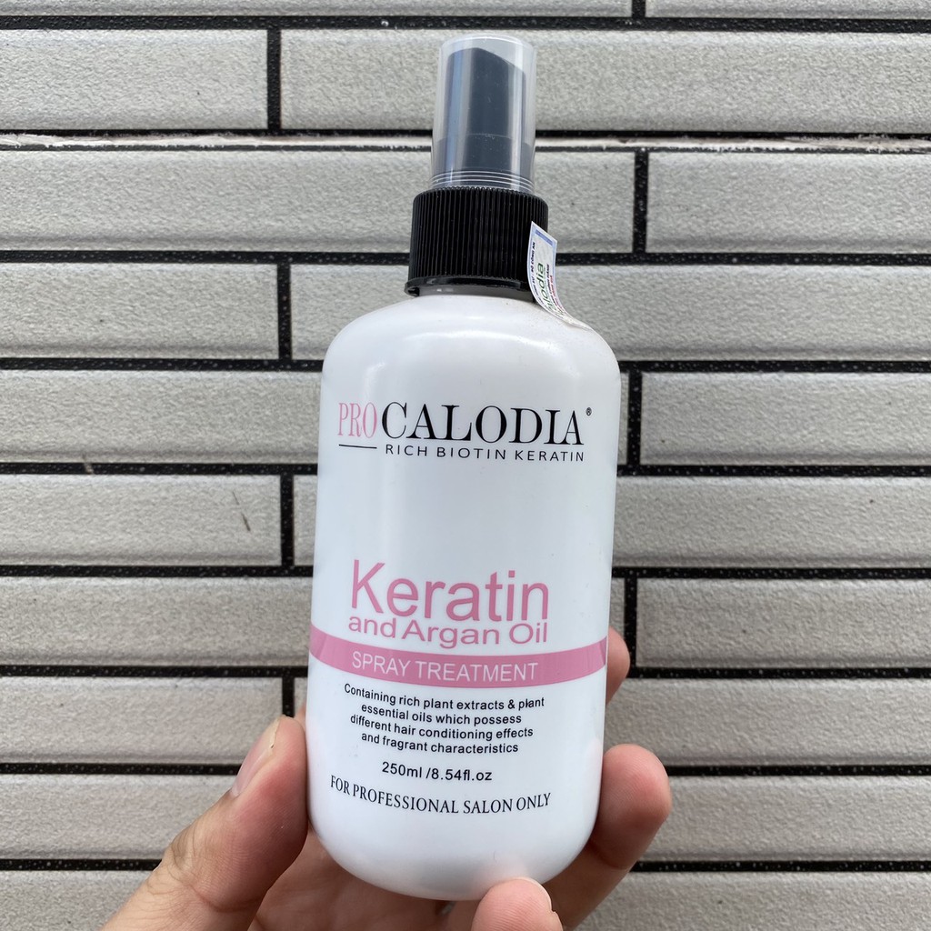 Xịt phục hồi tóc Calodia Keratin Spray siêu mềm mượt 250ml ( mẫu mới)