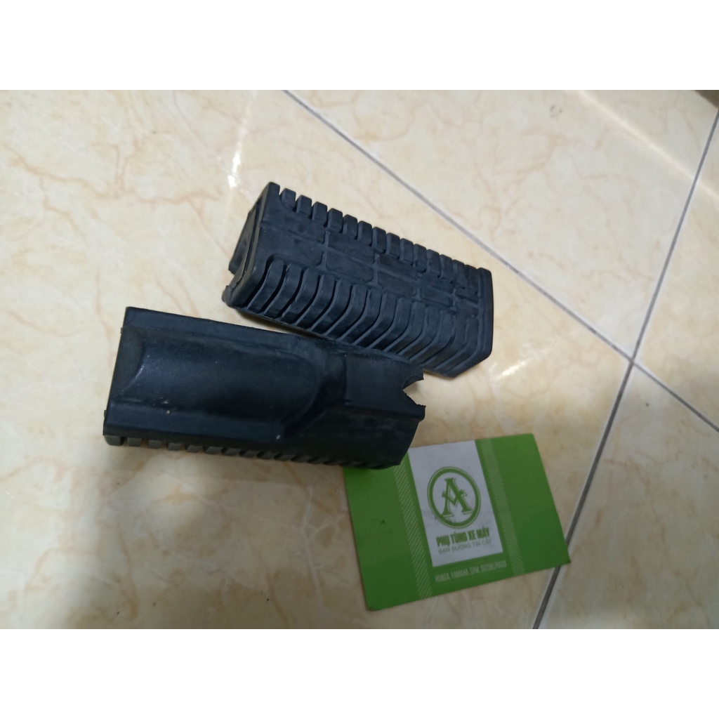 Cao su để chân trước Sirius Yamaha