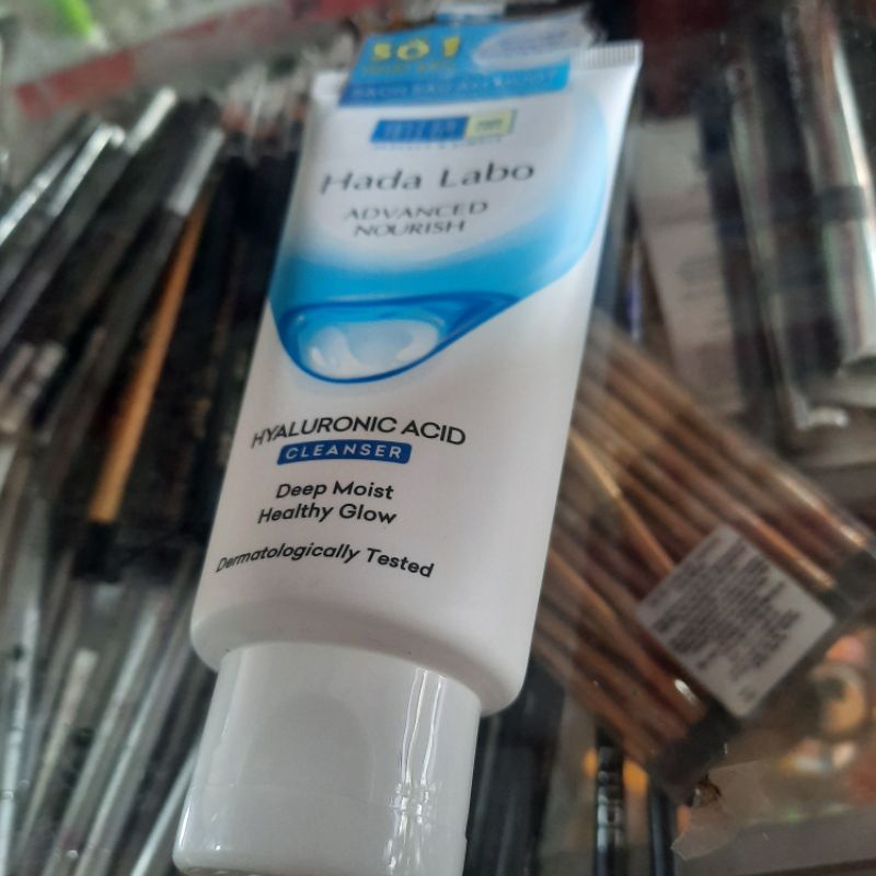 Sữa rửa mặt hadalabo dưỡng ẩm 80g.