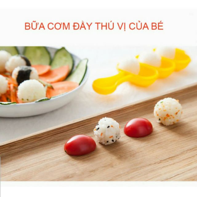 Khuôn lắc cơm tạo viên tròn cho bé ăn dặm