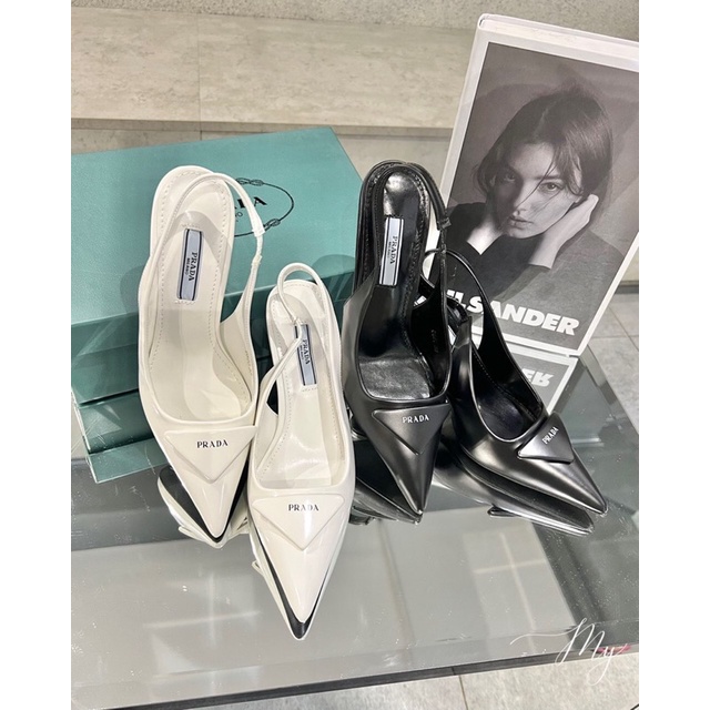 Dép khoét eo dáng mới