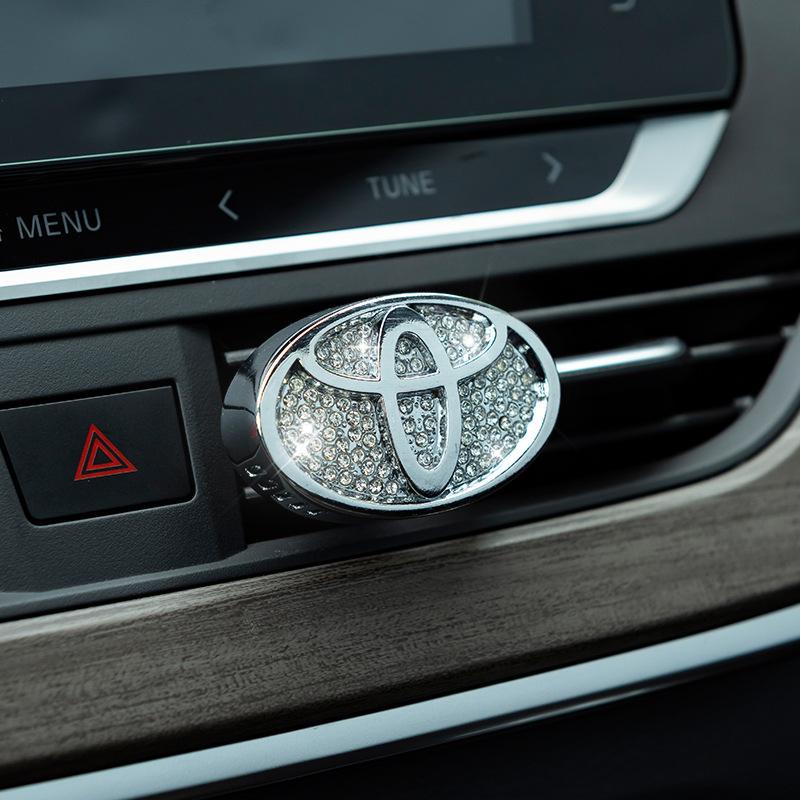 Nước hoa cài cửa gió điều hòa ô tô gắn đá logo Kia, For, Audi, Toyota, Mitsubishi, ...sang trọng