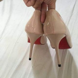 Giày cao gót Calla đế đỏ Nude da bóng 9--10p