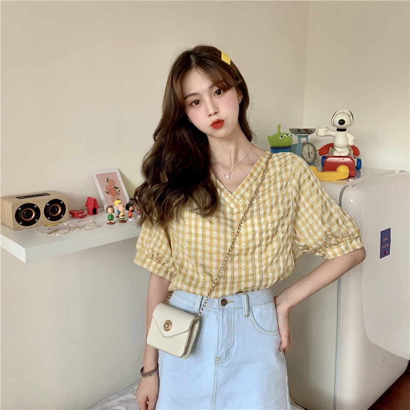 Áo sơ mi nữ tay ngắn thiết kế kiểu cổ chữ V, áo sơ mi nữ sọc caro tay phồng ngọt ngào và xinh xắn - Kemi