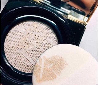 Cushion YSL bản vuông