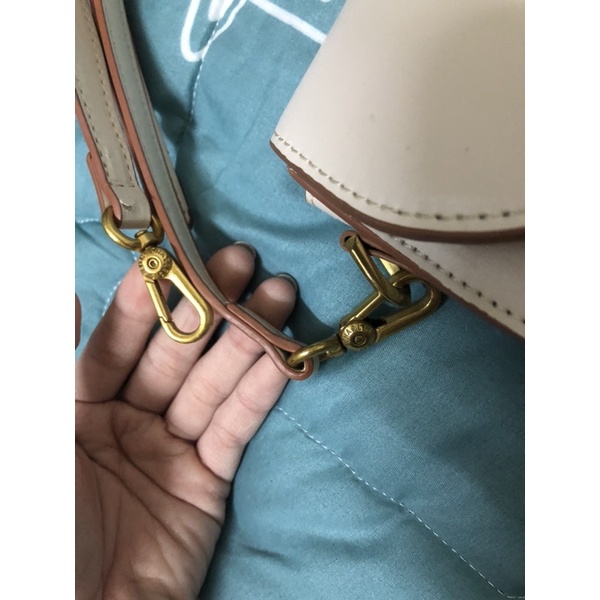 Pass túi c&K size19 trắng viền nâu