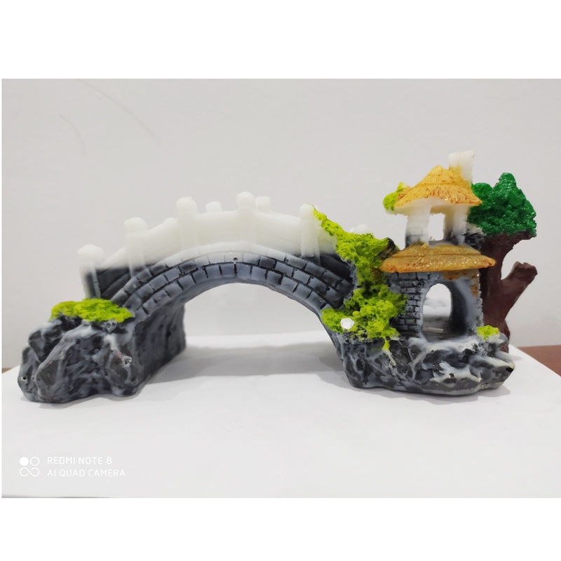 Cầu non nước màu trắng 17x7x7 cm cho bể cá cảnh, hồ cá cảnh gia đình