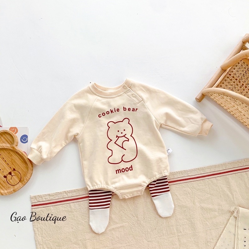 Body dài tay kèm quần tất cho bé