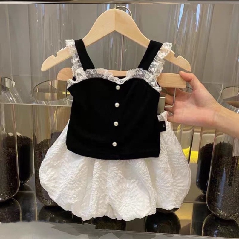 Set Bộ Bé Gái Áo 2 Dây Phối Ren Cách Điệu Phối Quần Đũi Xốp Bồng Phong Cách Hàn Quốc