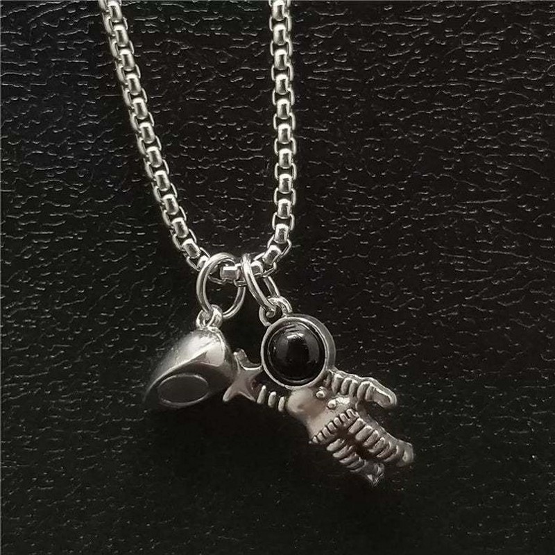 Set 2 Vòng cổ tình bạn mặt hình phi hành gia có nam châm