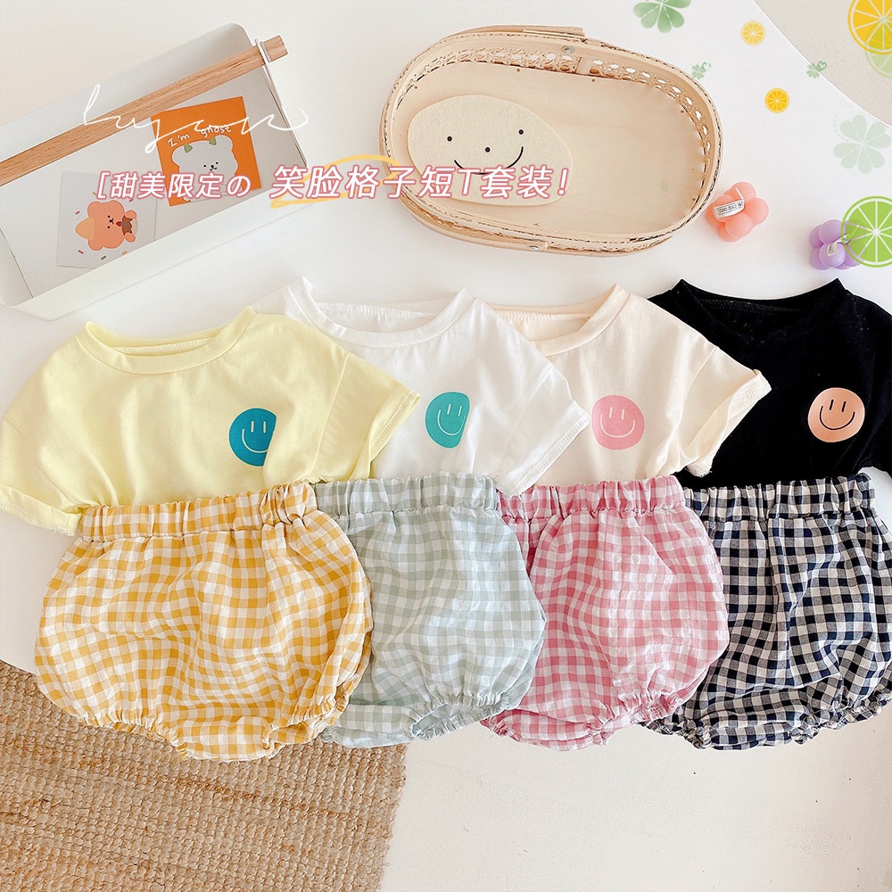 Set Áo Thun In Hình Mặt Cười + Quần Short Kẻ Sọc Cho Bé