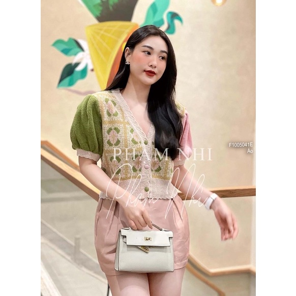 Áo len gài nút tay phồng