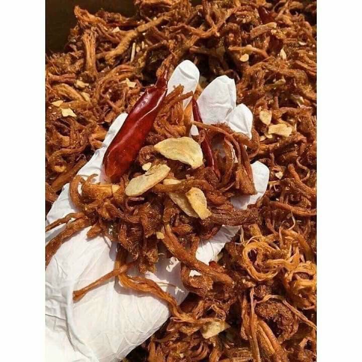Khô Heo Cháy Tỏi (Hộp 300g), Thịt lợn khô bơ tỏi - Đồ ăn vặt nhà làm - Bếp mẹ Moon | BigBuy360 - bigbuy360.vn