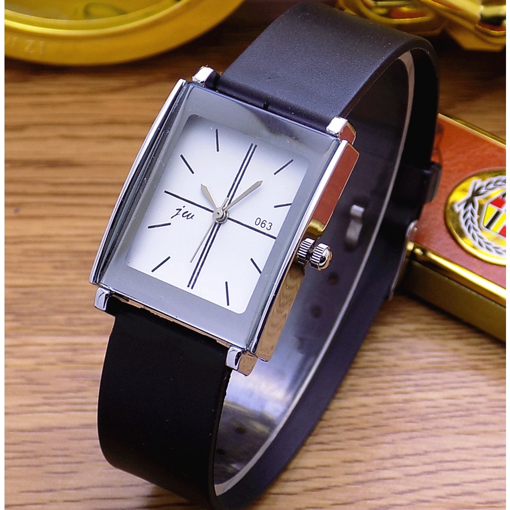 Thời Trang Đồng Hồ Nam Nữ Dây Da Mặt Vuông Sang Trọng
