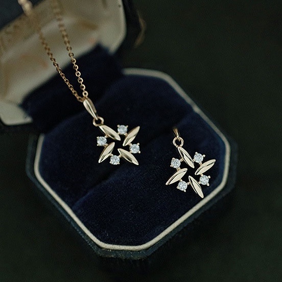 Dây Chuyền Cách Điệu Cối Xay Gió Gắn Đá Trắng Lộng Lẫy B2663 Bảo Ngọc Jewelry