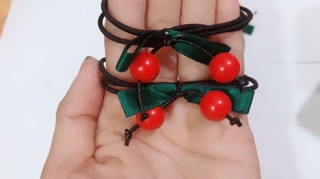 Cột tóc chery sành điệu cho mùa Noel