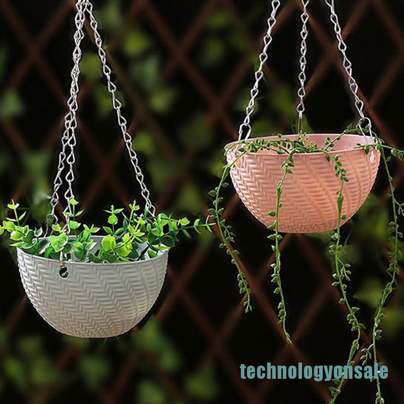 Chậu hoa treo trang trí ban công xinh xắn