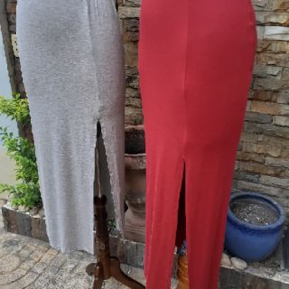 Chân váy maxi xẻ tà f21