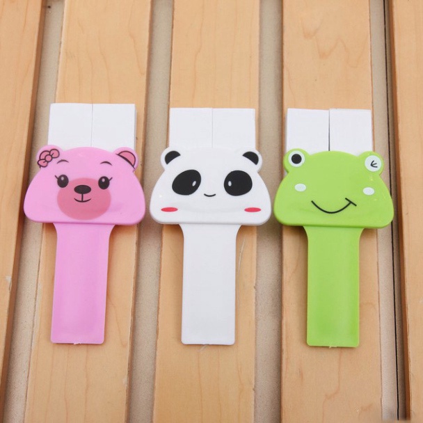 Dụng Cụ Mở Nắp Bồn Cầu Vệ Sinh Hình Thú Ngộ Nghĩnh ILY