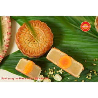 Bánh nướng nhân đậu xanh trứng/Bánh trung thu Bình Chung