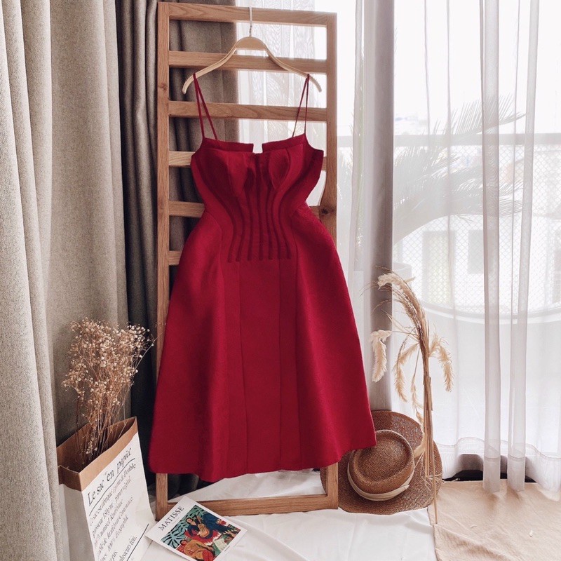 Đầm gấm 2 dây sang trọng
