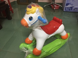 NGỰA BẬP BÊNH CHO BÉ 