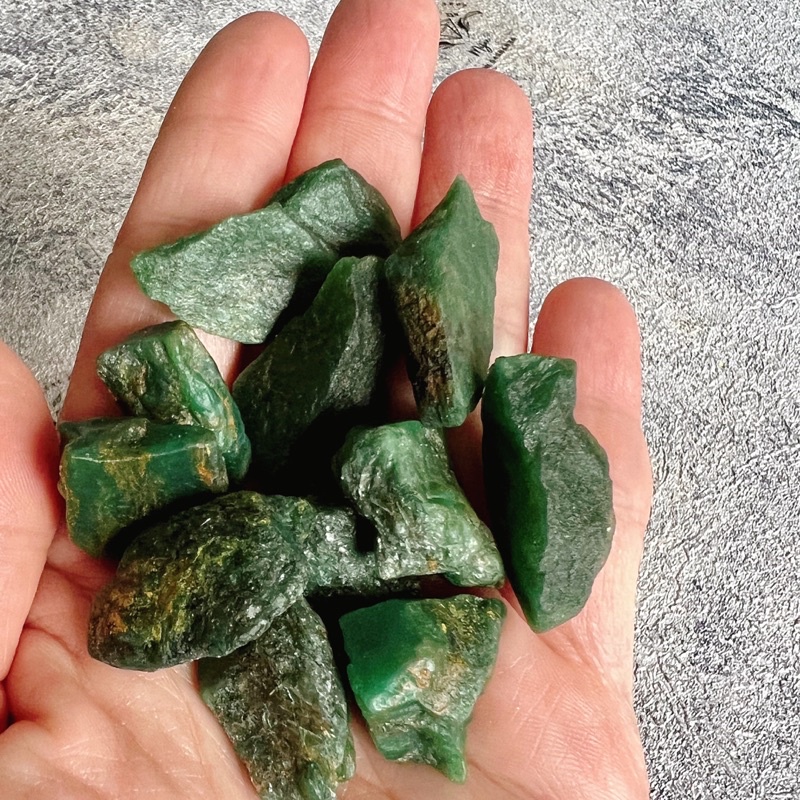 Đá thô Lepidolite Mica crystal màu xanh đậm, là màu rất hiếm, sưu tầm, handmade, reiki, thanh tẩy thiền định