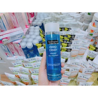Nước tẩy trang Neutrogena