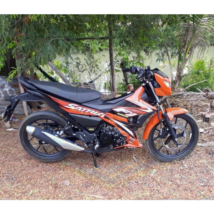 ( Quí khách vui lòng mang ra tiệm cho thợ dán ) Tem satria fi đỏ đen