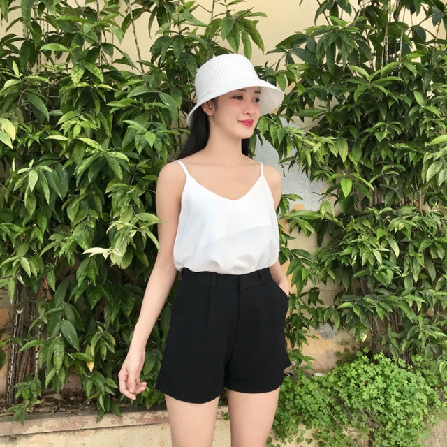 Quần short túi xéo màu đen