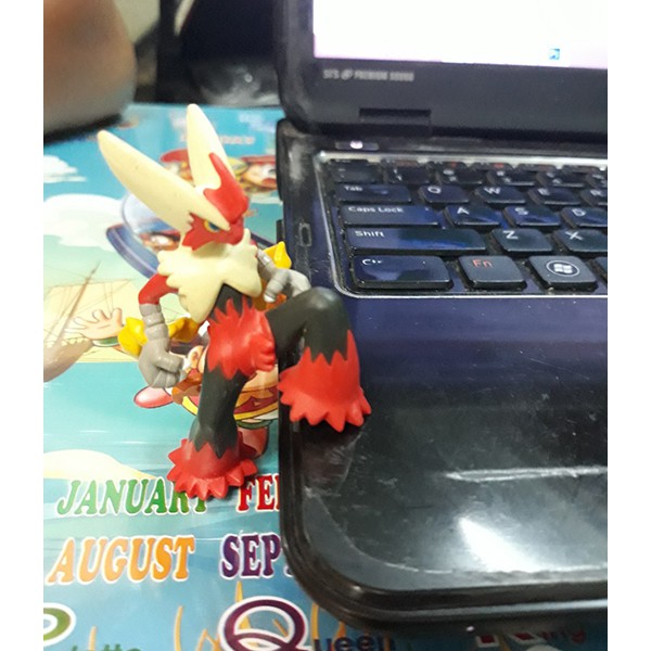 Mô Hình Pokemon Mega Blaziken Battle Pose Tomy PKM226