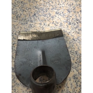 lưỡi cuốc đất bằng nhíp xe hiệu con gà
