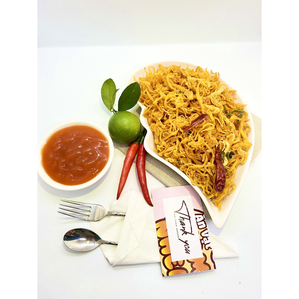 Khô gà lá chanh Nhem Nhem 300g Đồ ăn vặt Hà Nội vừa rẻ vừa ngon | BigBuy360 - bigbuy360.vn