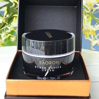 Kem dưỡng trứng cá đen